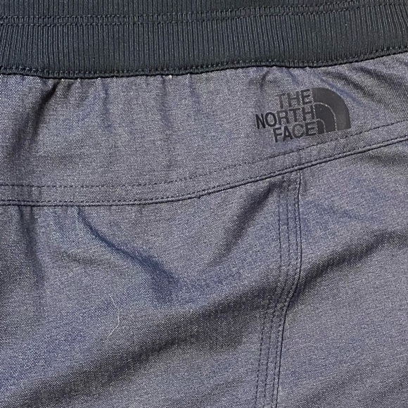 North face hiking shorts - medium - Picture 4 of 4